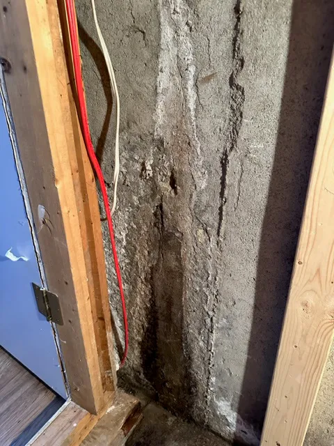 Réparer la fissure interne dans le solage à Laval-Ouest, QC