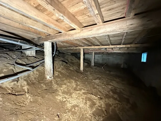 Encapsulation et Stabilisation de vide sanitaire à Mont-Royal, QC