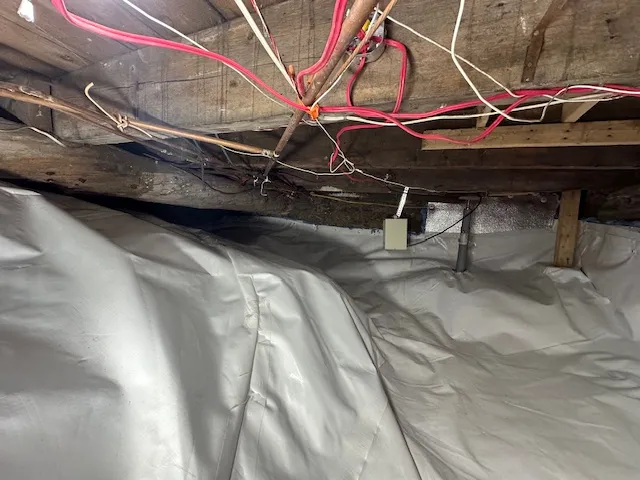 Crawl Space Encapsulation in Mont-Royal, QC Crawl Space Encapsulation in Mont-Royal, QC