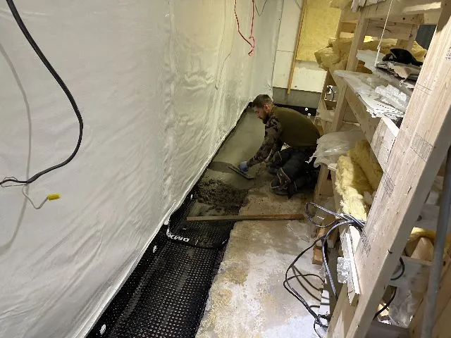 Imperméabilisation et installation d'un drain intérieur au sous-sol à Saint-Sulpice, QC Imperméabilisation et installation d'un drain intérieur au sous-sol à Saint-Sulpice, QC