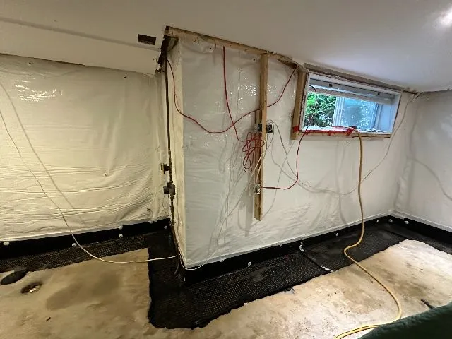 Imperméabilisation et installation d'un drain intérieur au sous-sol à Saint-Sulpice, QC Imperméabilisation et installation d'un drain intérieur au sous-sol à Saint-Sulpice, QC