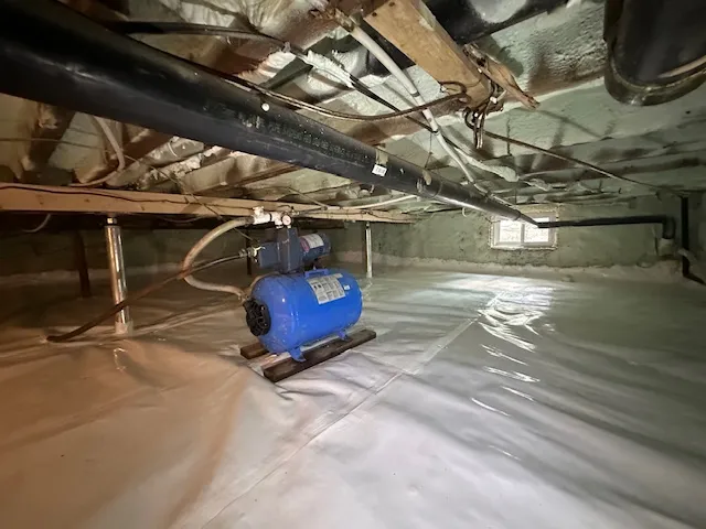 Problèmes d'Humidité et de Renforcement Identifiés dans le Vide Sanitaire à Québec, QC