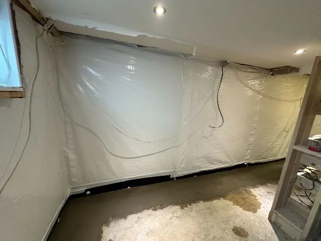 Imperméabilisation et installation d'un drain intérieur au sous-sol à Saint-Sulpice, QC Imperméabilisation et installation d'un drain intérieur au sous-sol à Saint-Sulpice, QC