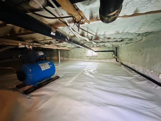 Problèmes d'Humidité et de Renforcement Identifiés dans le Vide Sanitaire à Québec, QC