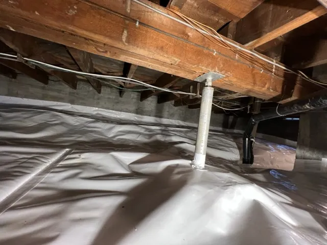 Stabilisation des solives dans le vide sanitaire à Dollard-des-Ormeaux, QC. Après