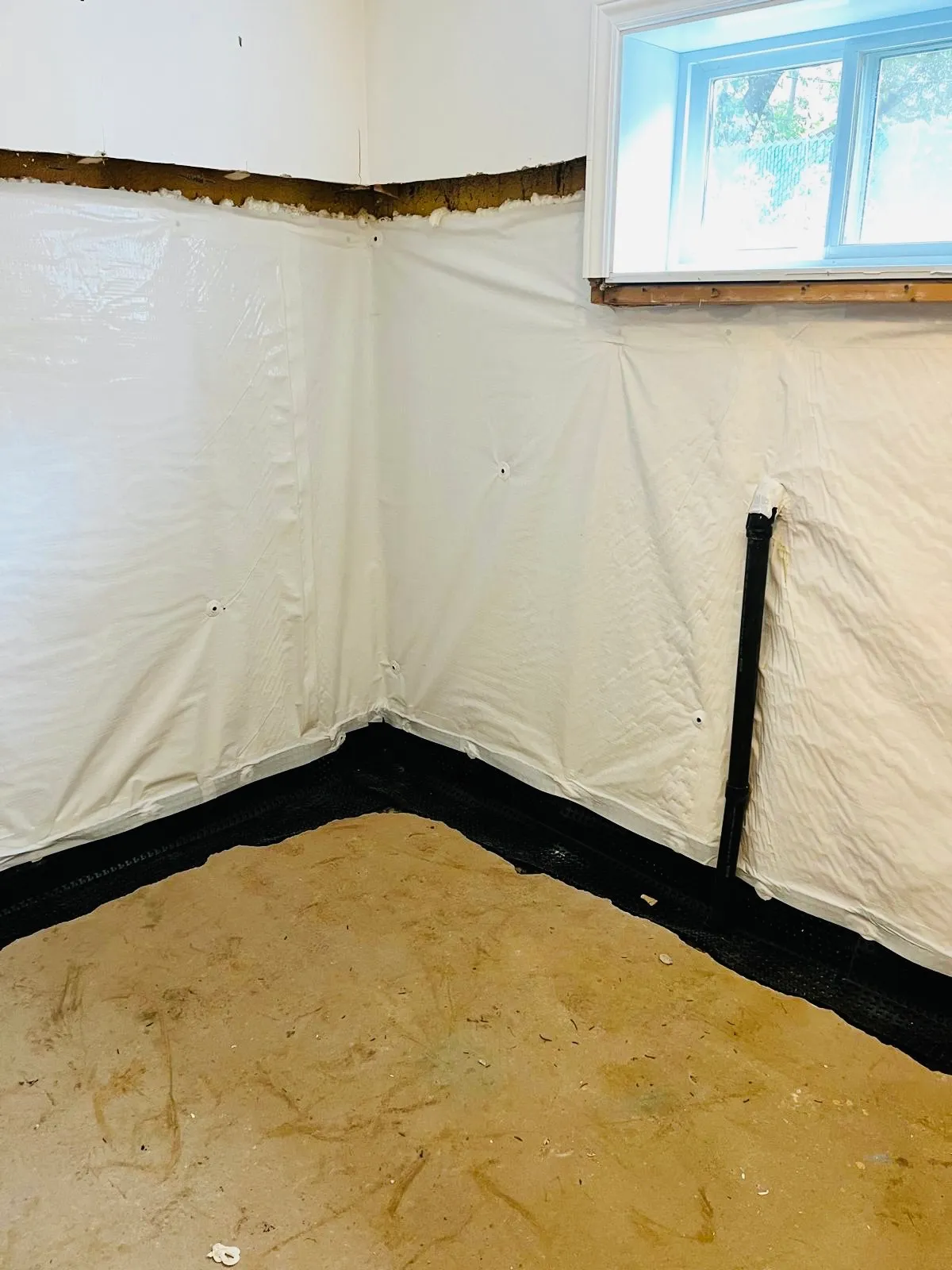 Problème d’infiltration d’eau et Imperméabilisation de sous-sol à Laval, QC