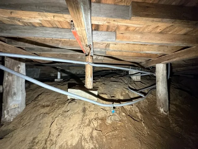 Encapsulation et Stabilisation de vide sanitaire à Mont-Royal, Québec. Avant