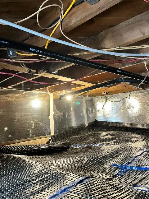 Problèmes d'humidité et de renforcement identifiés dans le vide sanitaire de Saint-Zotique, QC