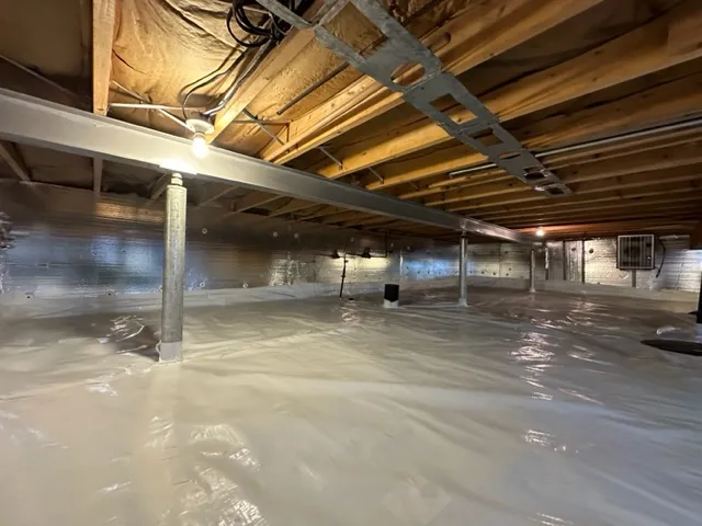 Solution pour la Stabilisation et l'Assainissement d'un Vide Sanitaire à Lévis, QC Solution pour la Stabilisation et l'Assainissement d'un Vide Sanitaire à Lévis, QC