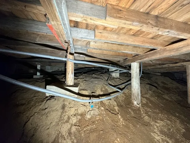 Crawl Space Encapsulation and Stabilization in Mont-Royal, QC