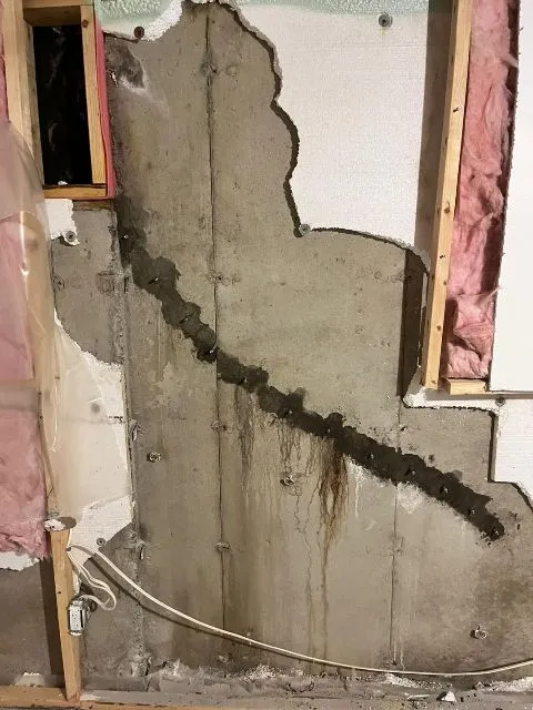 Réparer la fissure interne dans le solage à Laval, QC Réparer la fissure interne dans le solage à Laval, QC