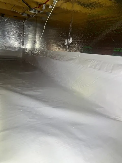 Encapsulation and Insulation of Crawlspace in Bromont, QC