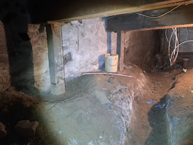 Crawl Space Beam Stabilization and Encapsulation in Sainte-Eustache, QC. Before Crawl Space Beam Stabilization and Encapsulation in Sainte-Eustache, QC. Before