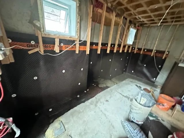 Imperméabilisation du sous-sol de l'intérieur à Fabreville, QC