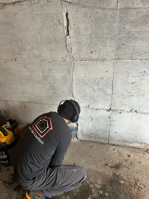 Réparation de la fissure interne dans le solage à Saint-Laurent, QC