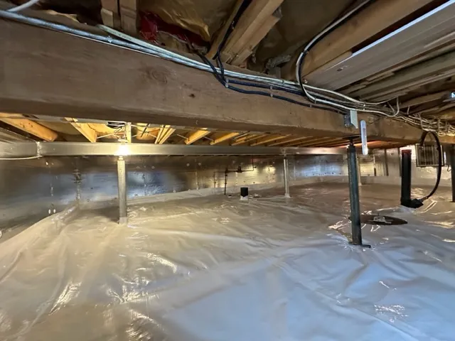 Solution pour la Stabilisation et l'Assainissement d'un Vide Sanitaire à Lévis, QC Solution pour la Stabilisation et l'Assainissement d'un Vide Sanitaire à Lévis, QC