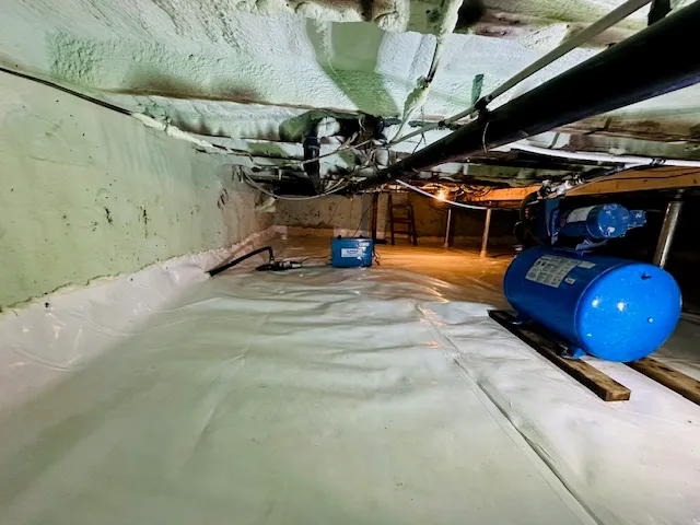 Problèmes d'Humidité et de Renforcement Identifiés dans le Vide Sanitaire à Québec, QC