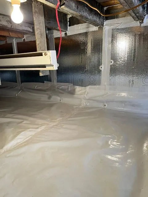 Problèmes d'humidité et de renforcement identifiés dans le vide sanitaire de Saint-Zotique, QC