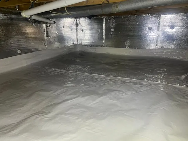Encapsulation and Insulation of Crawlspace in Bromont, QC